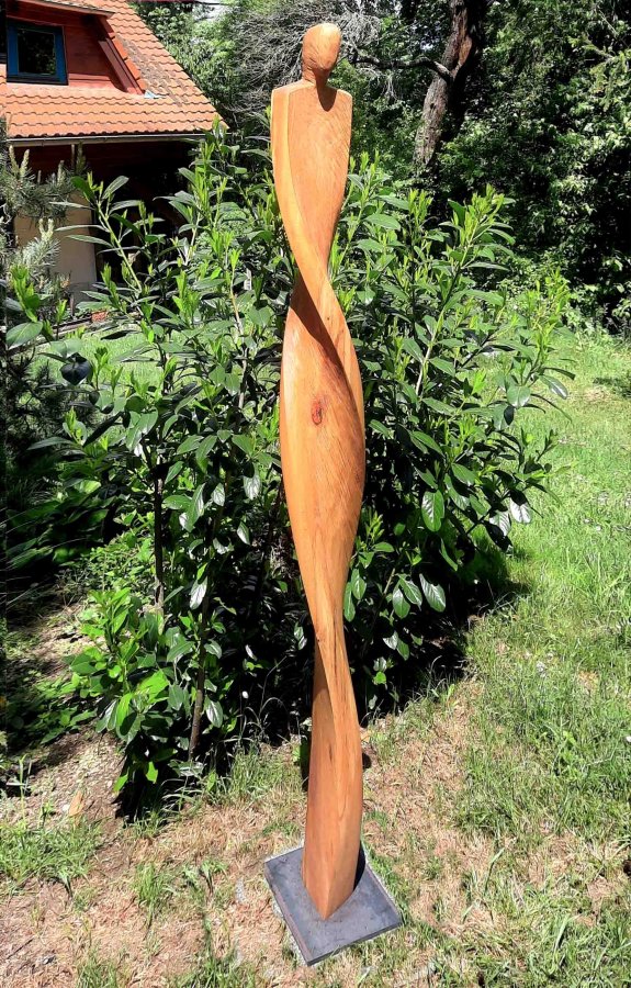 Dřevěná soch do zahrady - Beata, dub 180 cm