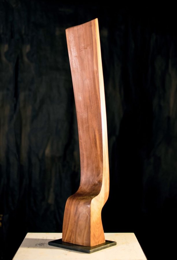 Dřevěná socha do interiéru Filosof - třešeň 55 cm