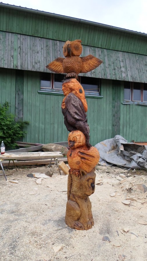 Totem do školky-kočičky,kuřatka,včelky,berušky a sova.